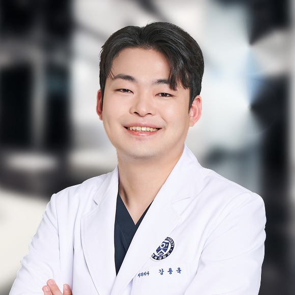 강용욱 대표원장