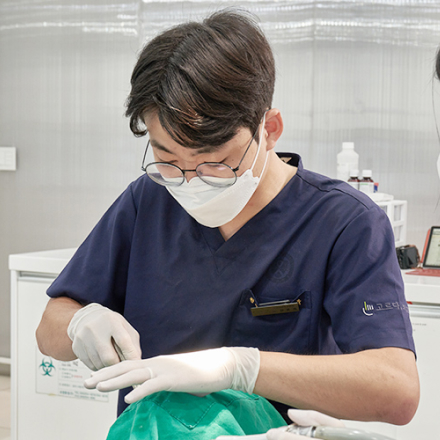 부모님 임플란트 선택, 건강보험 혜택 받으려면?