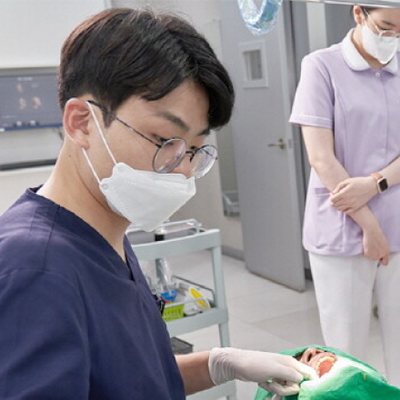 발치 즉시 식립하는 원데이 임플란트, 나에게도 해당될까?