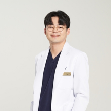 전체 임플란트 진행, 네비게이션 방식 도움