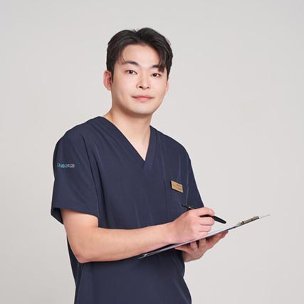 임플란트 식립 실패, 부작용 등으로 재수술 막으려면?