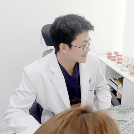 앞니 임플란트 앞두고 있다면... 기능과 심미 모두 살려야