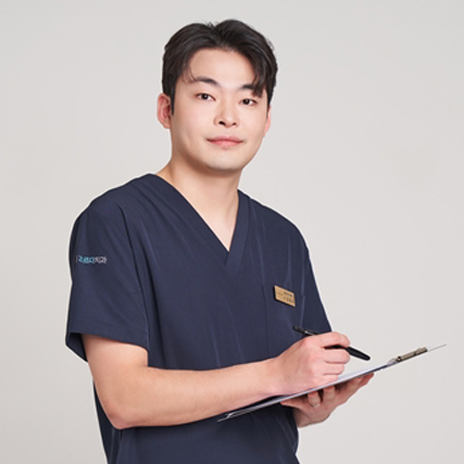 네비게이션 임플란트, 어떤 경우에 고려할까?...주의해야 할 것들
