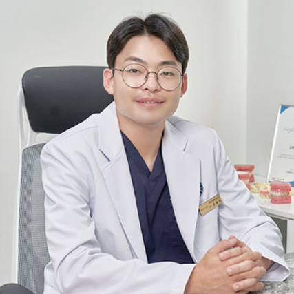 기저질환 있어도 가능한 '디지털 임플란트', 정밀성 높이고 부작용 줄여