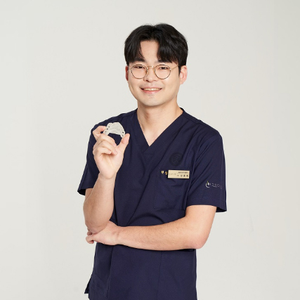 [기고문] 65세 이상 노년층, 임플란트 치료 전 체크포인트