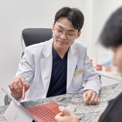 임플란트 성공의 핵심, ‘뼈이식’이 중요한 이유