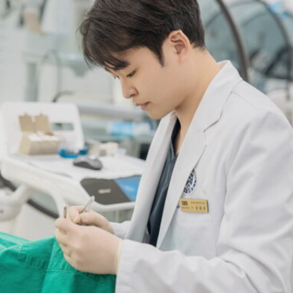 조용히 진행되는 잇몸질환, 철저한 정기검진·구강관리로 예방해야