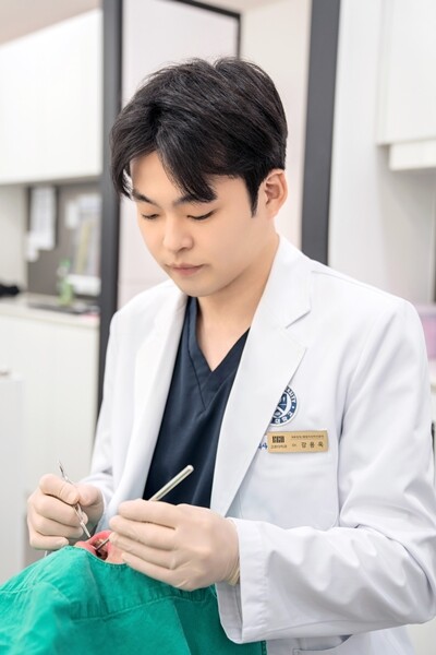 [건강 칼럼] 고혈압 환자의 임플란트, 혈압 관리 및 정밀 진단이 관건 출처 : 매일안전신문(https://idsn.co.kr)