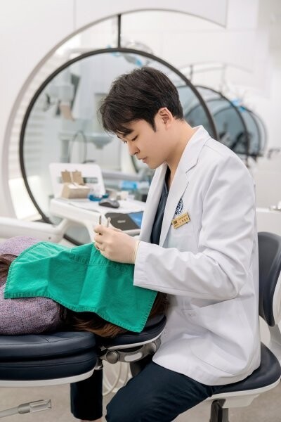 어금니 깨짐 후 방치 금물…교합까지 고려한 치료 필요