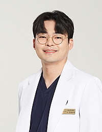 틀니 한계 보완하는 전체임플란트, 정밀 계획이 성공 좌우