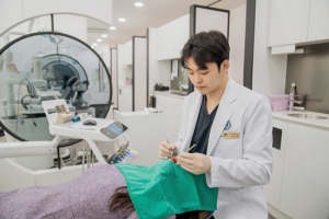 앞니 임플란트, 재료·식립 방식이 심미성 좌우