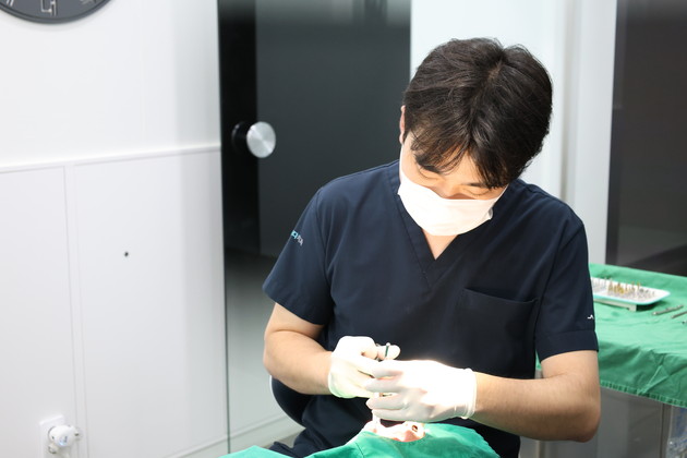 건강보험으로 낮아진 임플란트가격, 그래도 싼 게 최선 아니다.